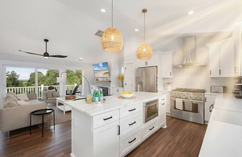 Corolla Casa | Incredible Estate By The Sea, monthly rental, hot tub, elevator, pool table