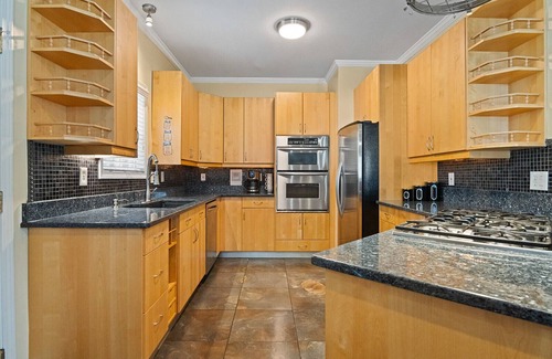 Church Street Casa | New! Luxe Family-Friendly Staycation Sleeps 16+