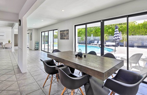 Deepwell Estates Casa | NEW! Luxe Palm Springs Smart Home w/ Putting Green