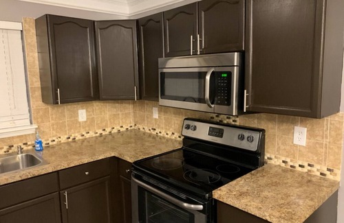 University Place Casa | NEW Luxurious comfy interior, 15 min from Uptown!