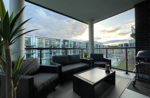 Innisfil Condominio | NEW Luxurious Corner Unit at Friday Harbour's All Season Resort