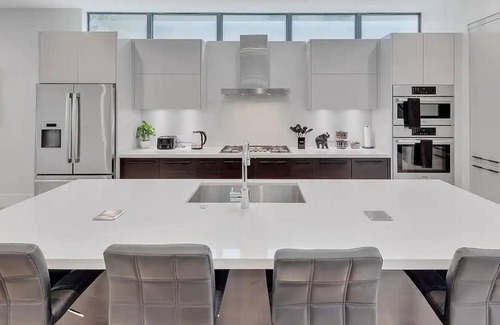 Victoria Park Casa | New Luxurious Home 3 Min to Beach Walk to Las Olas
