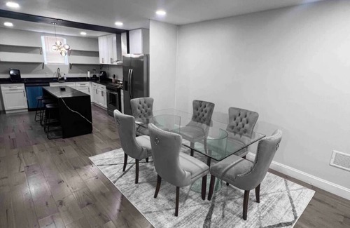Downtown Baltimore Casa | New Luxurious Home! 6 minutes from Harbor Skyline View