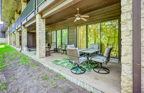 New Braunfels Casa | New! Luxurious Riverfront Condo Just 1 Blk to Schlitterbahn!