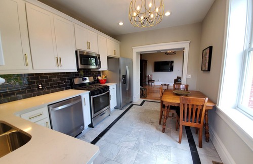 Soulard Casa | NEW!! Luxurious Soulard Townhome w/ Brewery Views!