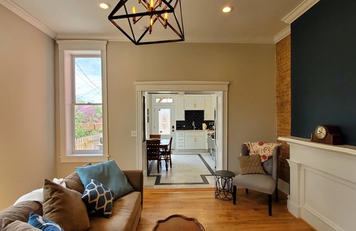 Soulard Casa | NEW!! Luxurious Soulard Townhome w/ Brewery Views!