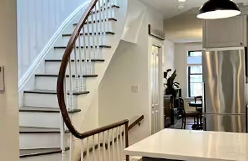 Hoboken Apartamento | NEW! Luxury 1-bedroom duplex - 10 min to NYC/Times Square