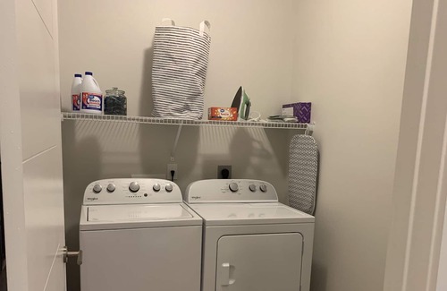 Deerwood Apartamento | New luxury 2 bedroom, 2 bathroom near Beaches, Shopping, and Hospitals (2431)