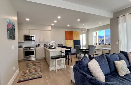 Carbondale Casa | New Luxury 3BR Townhome -Mt. Sopris View & Hot Tub