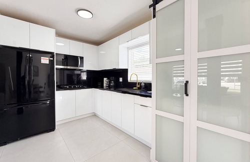 Miami Gardens Villa | NEW! Luxury 5BR Villa*Private Pool*BBQ*Game Room