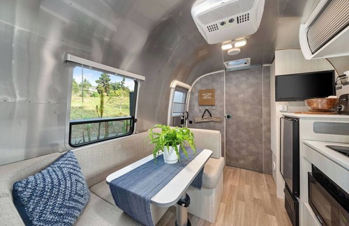 Arroyo Grande Casa | New: Luxury Airstream Experience on 5 Acres!