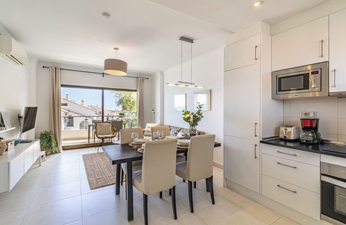 Benalmadena Costa Apartamento | Disfrute junto al mar. Apartamento 1ra linea con acceso directo a la playa.