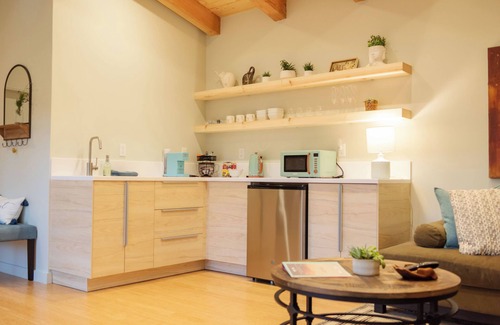Hatton Fields Cabaña | New Luxury Cottage Minutes To Beach & Town!