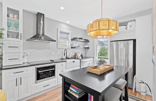 North End Condominio | New! Luxury Coastal Cottage 2BR Retreat. Walk to beach and Boardwalk