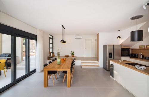 Lun Villa | New Luxury Family Villa Lun, 5-stars, 4 double bedrooms, pool
