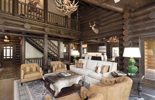 Gallatin Gateway Casa | New! Luxury Gallatin Riverview Lodge near Big Sky, sleeps 12