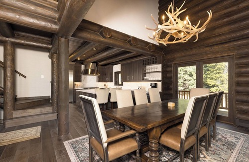 Gallatin Gateway Casa | New! Luxury Gallatin Riverview Lodge near Big Sky, sleeps 12