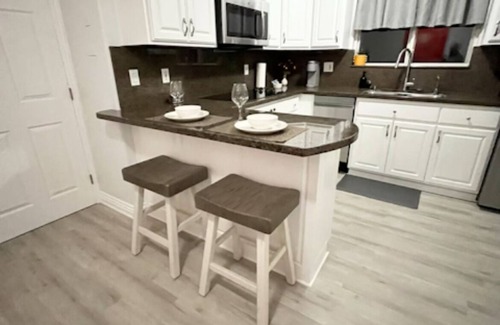 Pomona Apartamento | New Luxury Guest House/Pool/Bath/Laundry