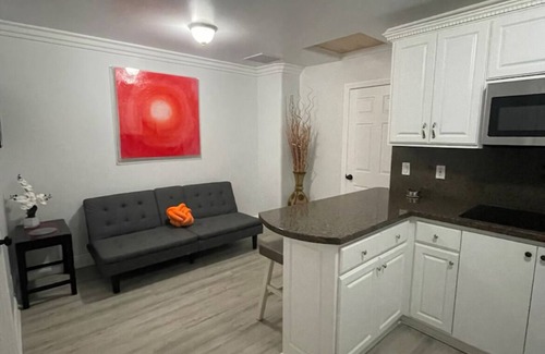 Pomona Apartamento | New Luxury Guest House/Pool/Bath/Laundry