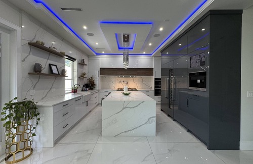 Surrey Casa | Luxury Home in Surrey Central | HVAC | Free Parking