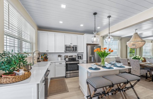 Cortez Casa | Luxury eco-friendly home, Boat Slip, Tesla Charger -Salt and Sand at Hunter's Po