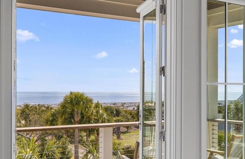 Isle of Palms Casa | New Luxury Home with Oceanfront-like Views! HUGE 6400sqft! 6BD, POOL,Hot tub, Elevator