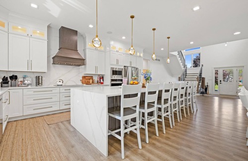 Como Casa | New Luxury Lake Geneva+Heated Pool+2 hot tubs+Sauna+Fire pit+Photo area
