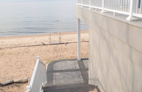 Caseville Casa | New! Luxury Lakefront Home