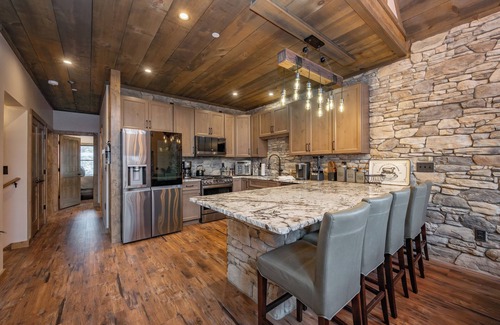 McHenry Casa | New! Luxury Lodge w/ Pool, Sauna & Theater