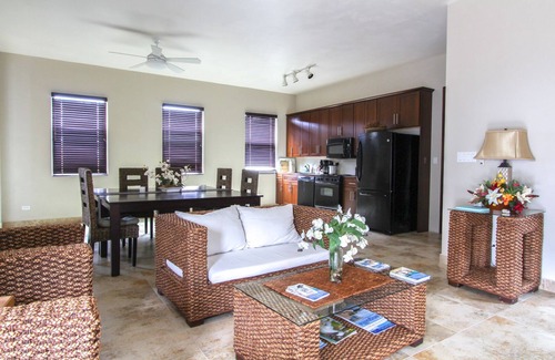 South Hill Villa | Océano Nuevo Lujo Vista Propiedad, Paquete incluido y piscina climatizada