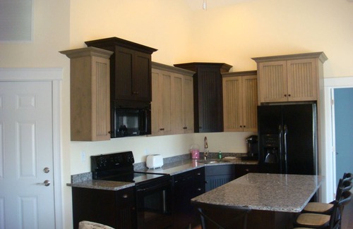 Kennebunk Condominio | NUEVO LUJO DE UN DORMITORIO CONDO, 4 plazas; CON balcón privado y vistas AGUA