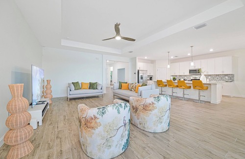 Estero Casa | New Luxury Pool Home with Lake View - Amazing Amenities!