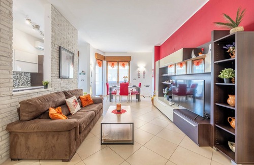 Marina di Carrara Casa | Nueva de lujo y tranquila 2BR Apt con terraza y vistas
