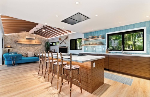 Kailua Casa | Local perfecto - pasos a la playa - piscina climatizada - AC - Contacte al propietario para conocer las tarifas