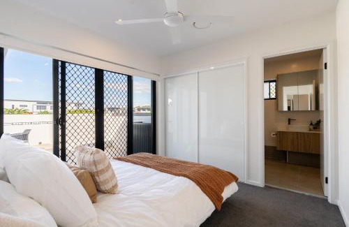 Mount Gravatt East Apartamento | New Luxury Spacious private convenient hilltop view 3BD