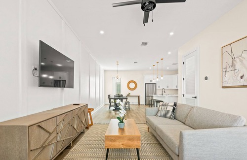Tampa Heights Casa | New luxury townhome - Centrally located and near the Historic District!