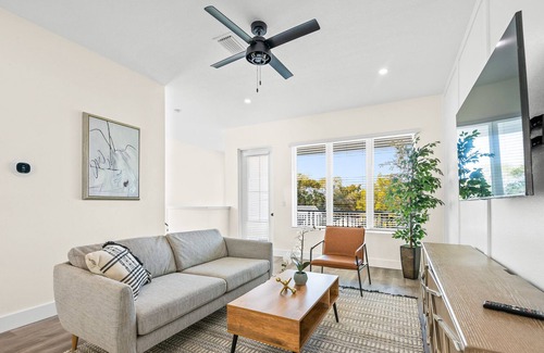 Tampa Heights Casa | New luxury townhome - Centrally located and near the Historic District!
