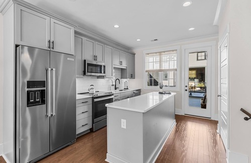 Greenville Downtown Casa | New Luxury Townhouse - Central to Downtown Greenville