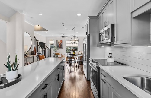 Greenville Downtown Casa | New Luxury Townhouse - Central to Downtown Greenville