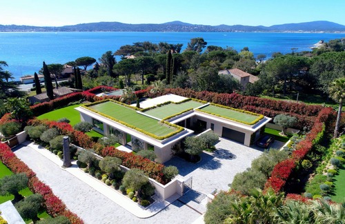 Guerrevieille Villa | New luxury villa, sea view and St Tropez, beaches on foot
