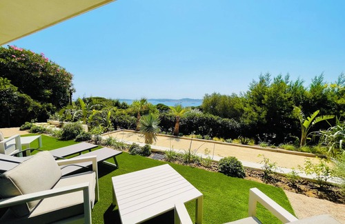 Guerrevieille Villa | New luxury villa with magical sea view over the Gulf of St Tropez