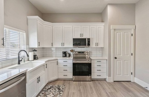 Lehi Casa | New! Main Street Retreat | BBQ | Pac-Man