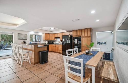 Weeki Wachee Gardens Chalet De Esquí | NEW! Manatee Cove Main House Star5Vacations