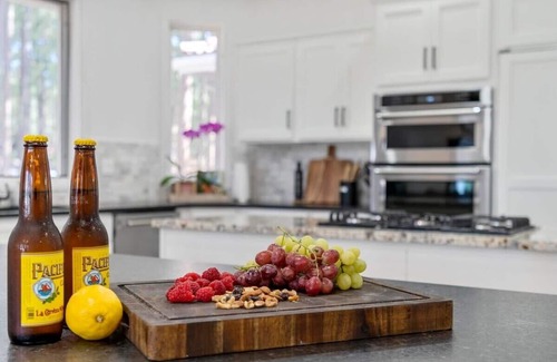 Woodmoor Casa | New! Mansion Retreat! Sleeps 20 + Games + Dogs OK