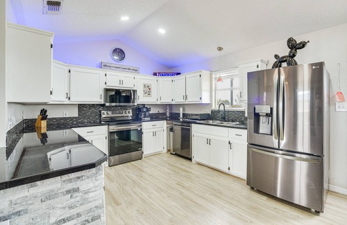 Tucumcari Casa | New Mexico Smart Home w/ Private Yard & Grill