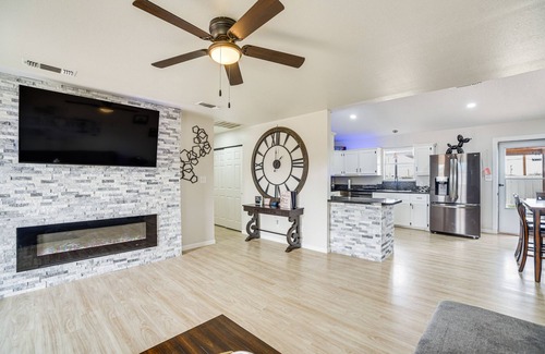 Tucumcari Casa | New Mexico Smart Home w/ Private Yard & Grill