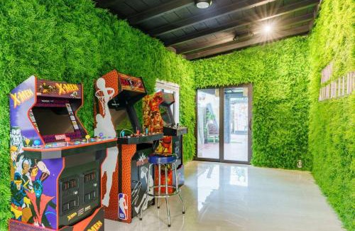 Coral Way Apartamento | New Miami & Calle Ocho Home with Arcade!