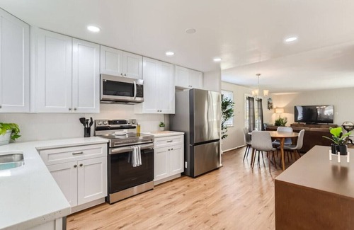 Highlands Casa | NEW Mid-Century Golf Retreat! 2 Kings I Mtn View