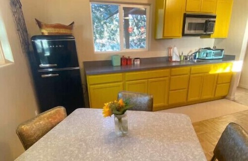 Creston Casa | New Mod decor in California Western Wine Country!