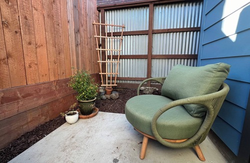 Upper Telegraph Casa | New modern 1-bedroom ADU with WiFi and AC in awesome Oakland
